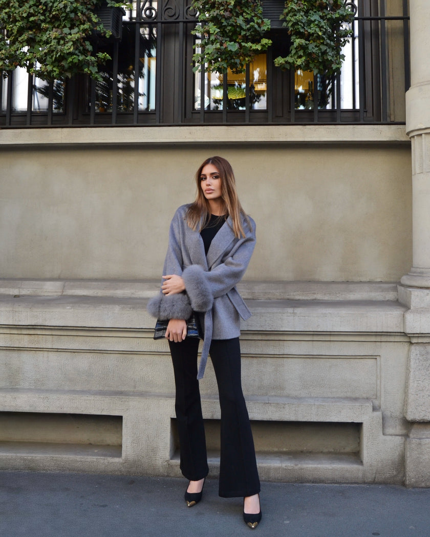 Delina – Cappotto in lana e cashmere con cintura e maniche rimovibili in pelliccia di volpe