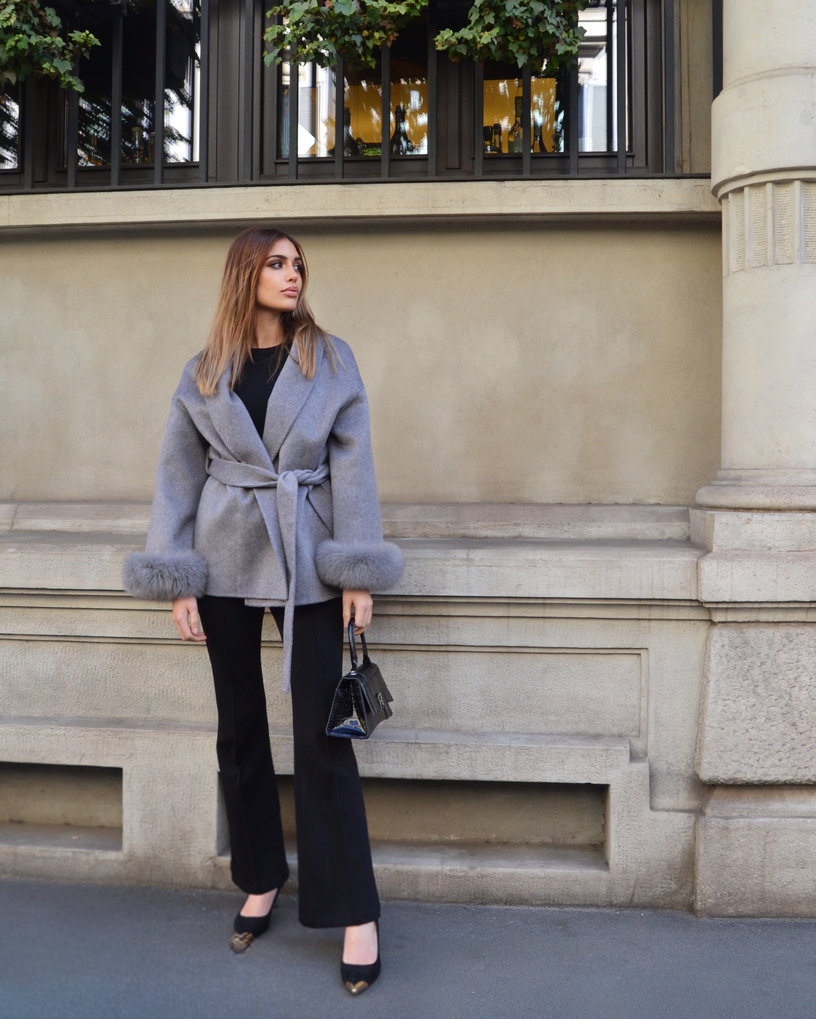 Delina – Cappotto in lana e cashmere con cintura e maniche rimovibili in pelliccia di volpe