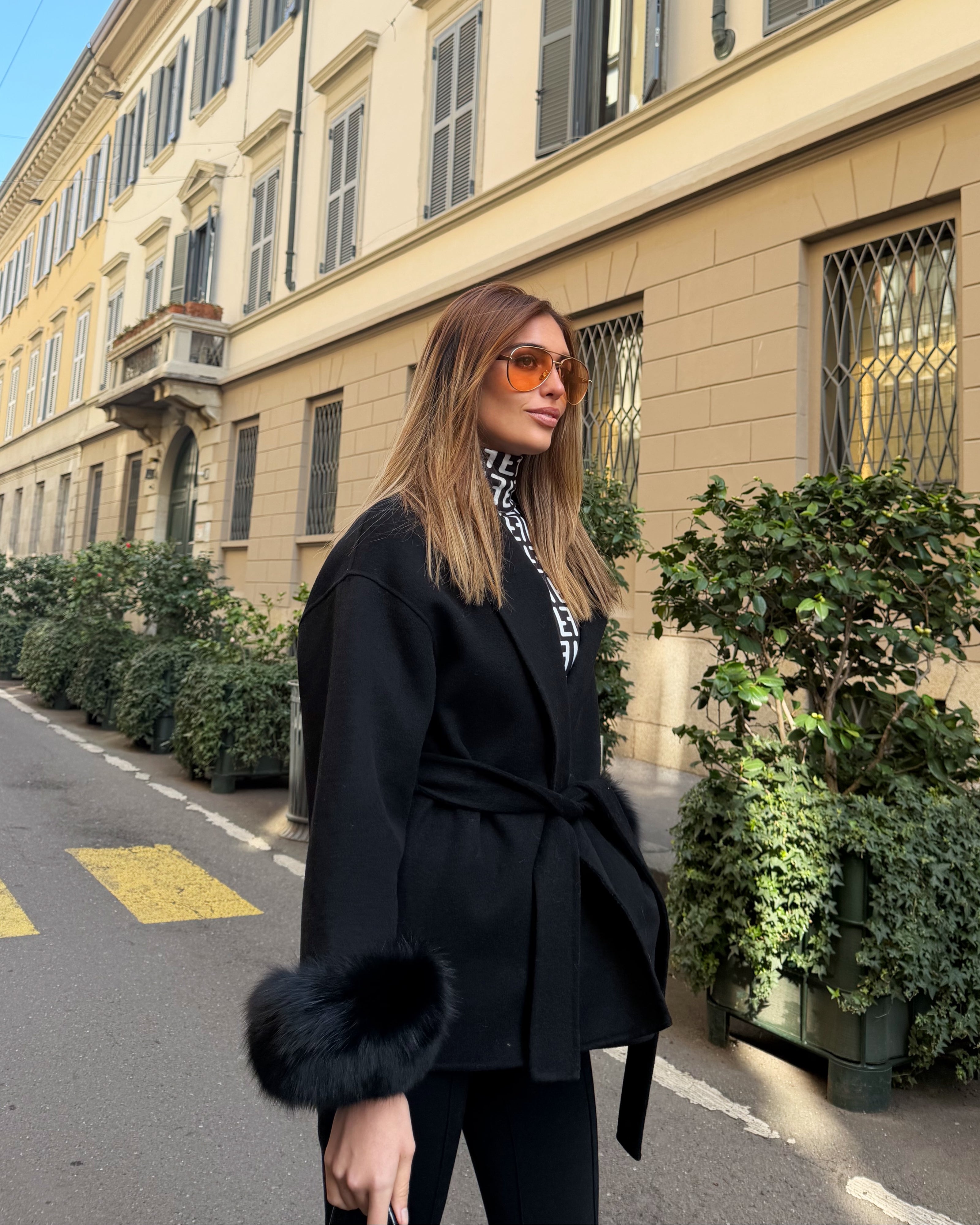 Delina – Cappotto in lana e cashmere con cintura e maniche rimovibili in pelliccia di volpe