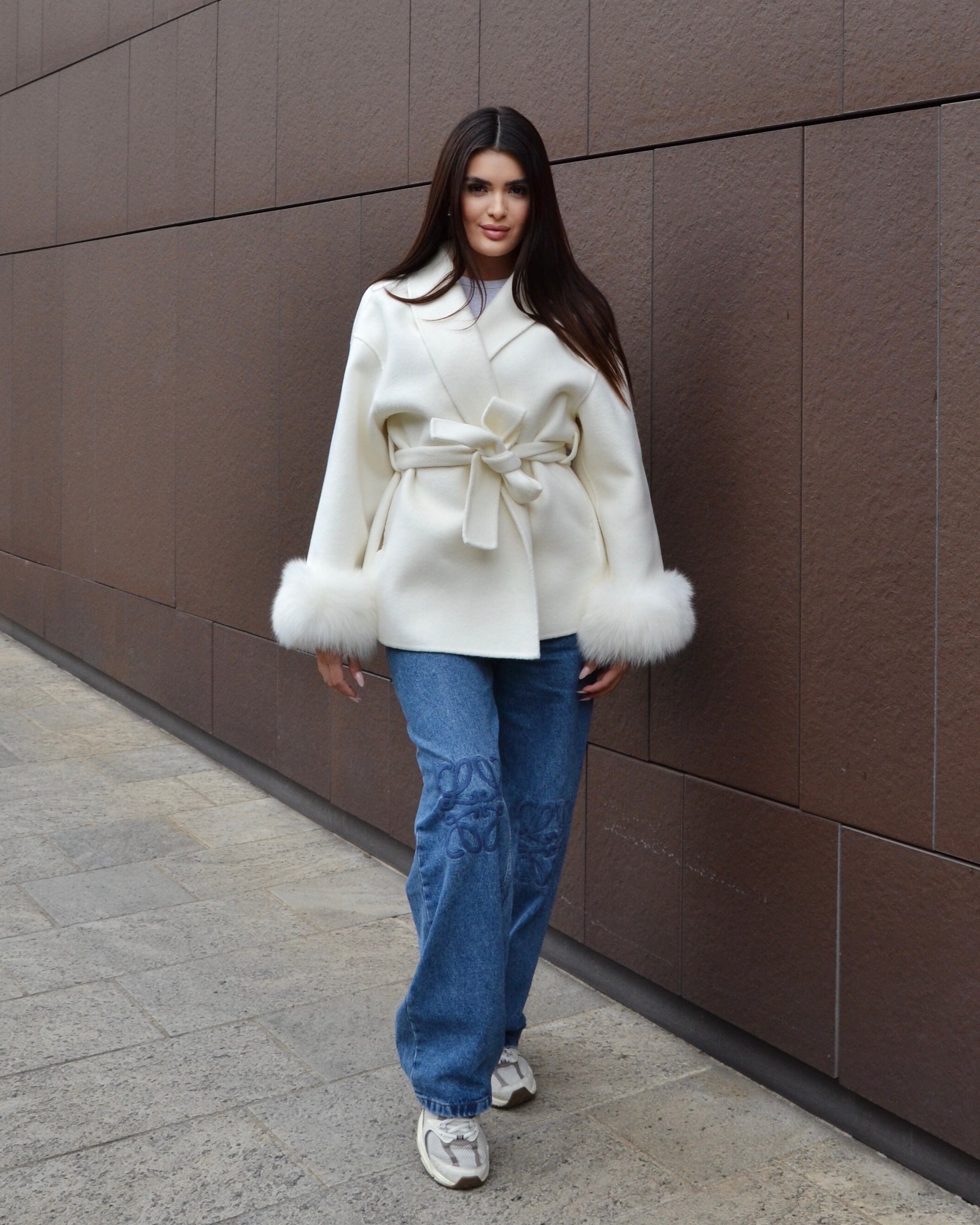 Delina – Cappotto in lana e cashmere con cintura e maniche rimovibili in pelliccia di volpe