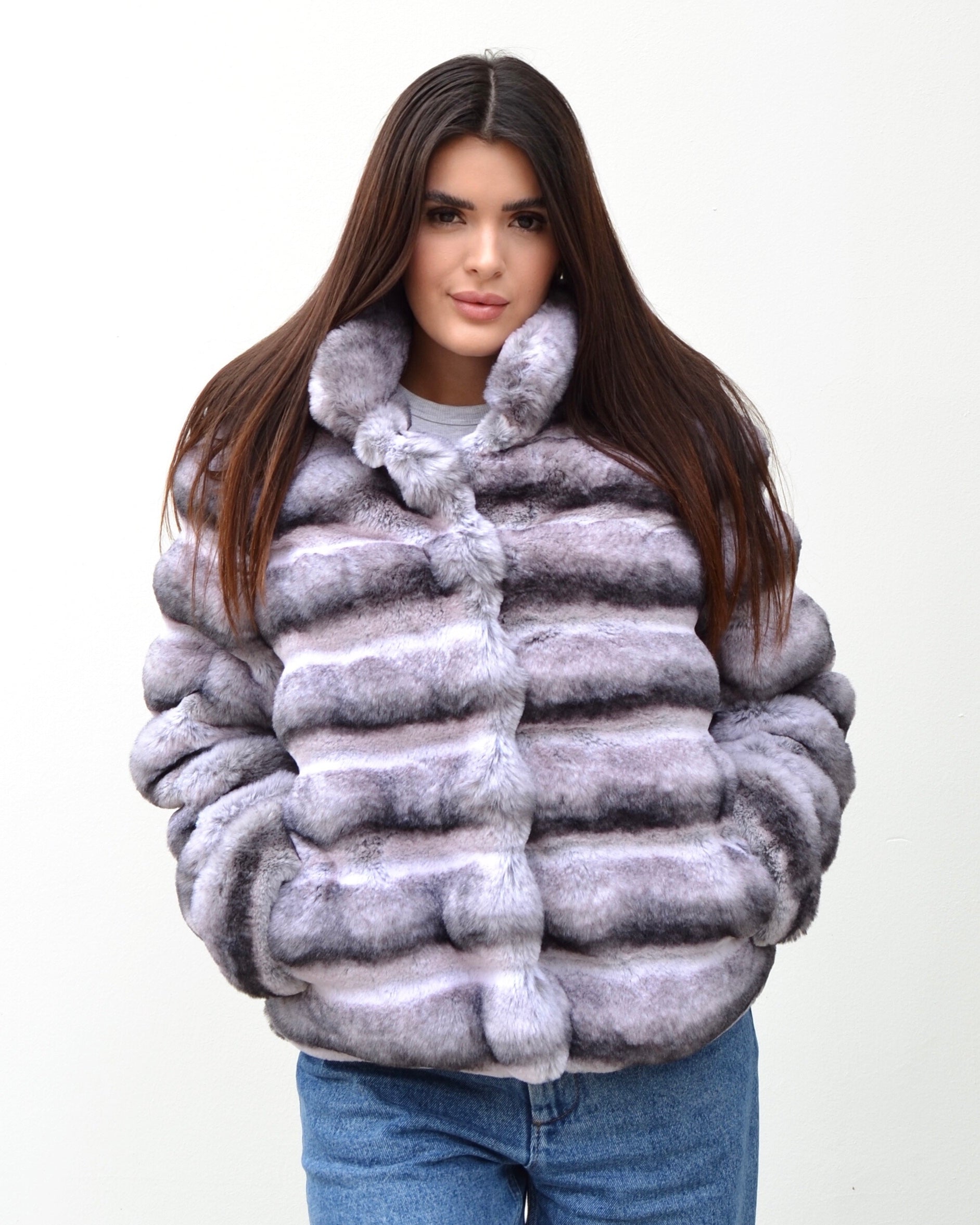 Anastasia – Cappotto corto in eco-pelliccia di cincillà