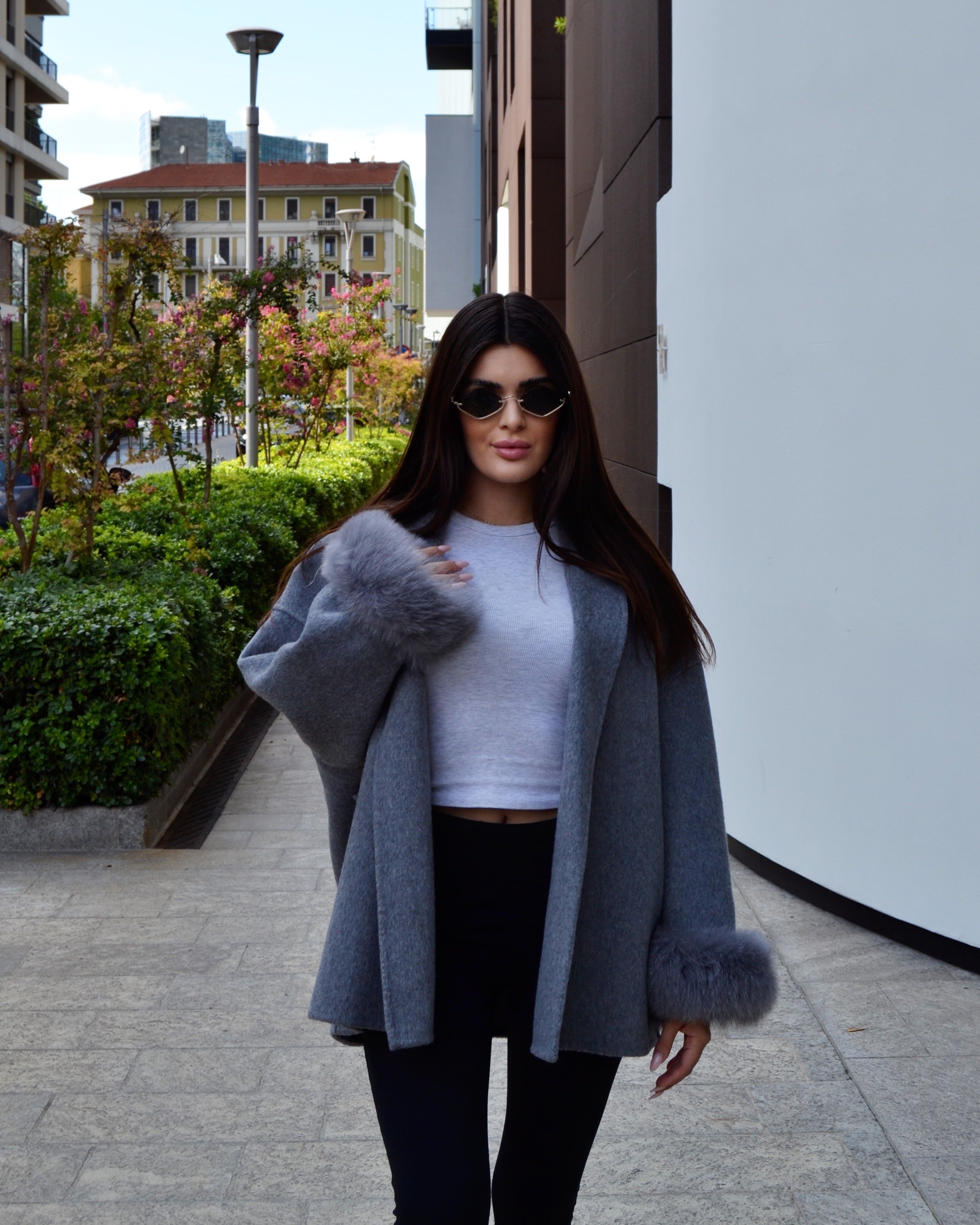 Delina - Cappotto corto di doppia lana merino e polsini in pelliccia di volpe rimovibili