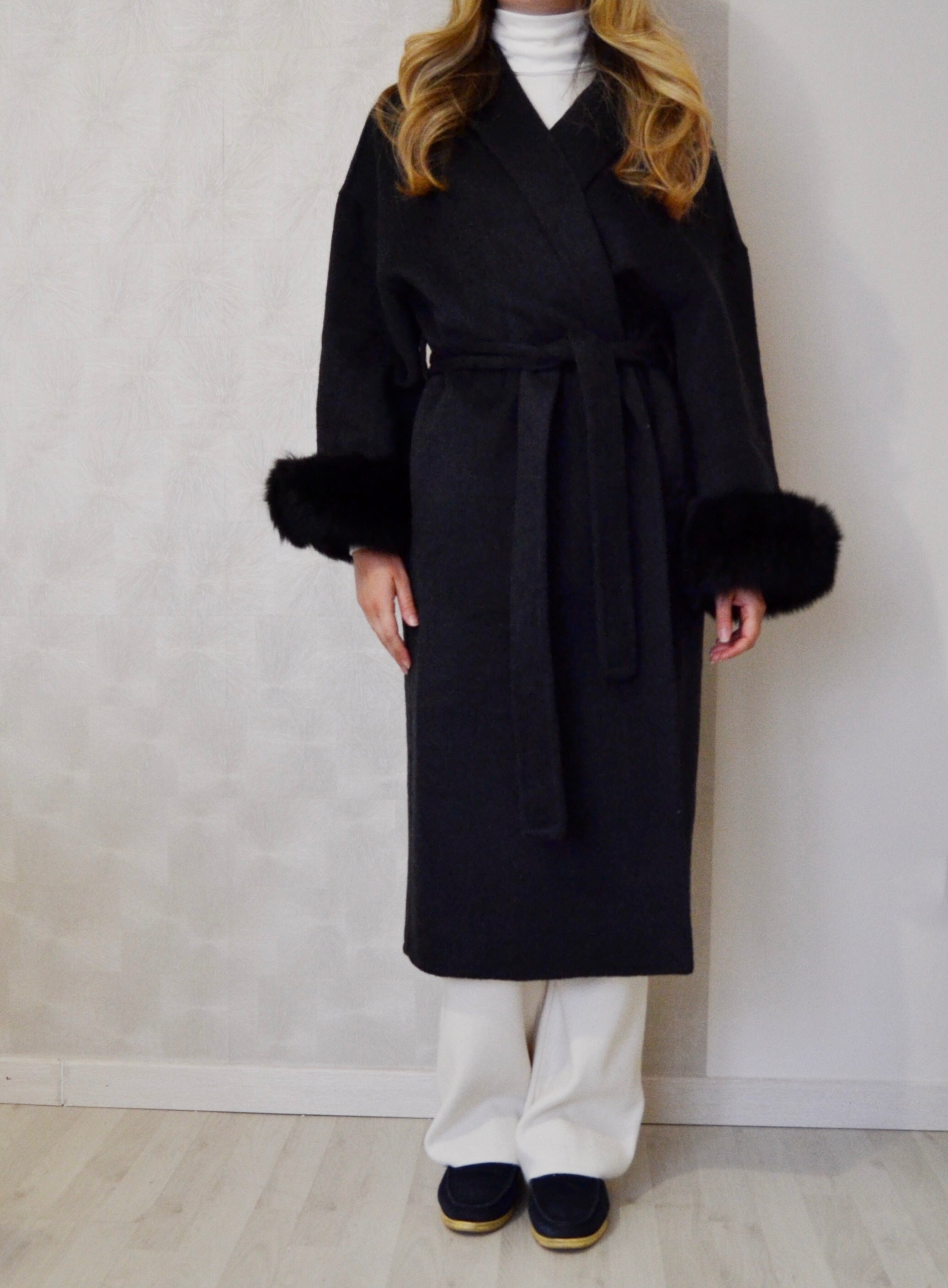 Blair – Cappotto lungo in lana superfine con maniche rimovibili in pelliccia di volpe