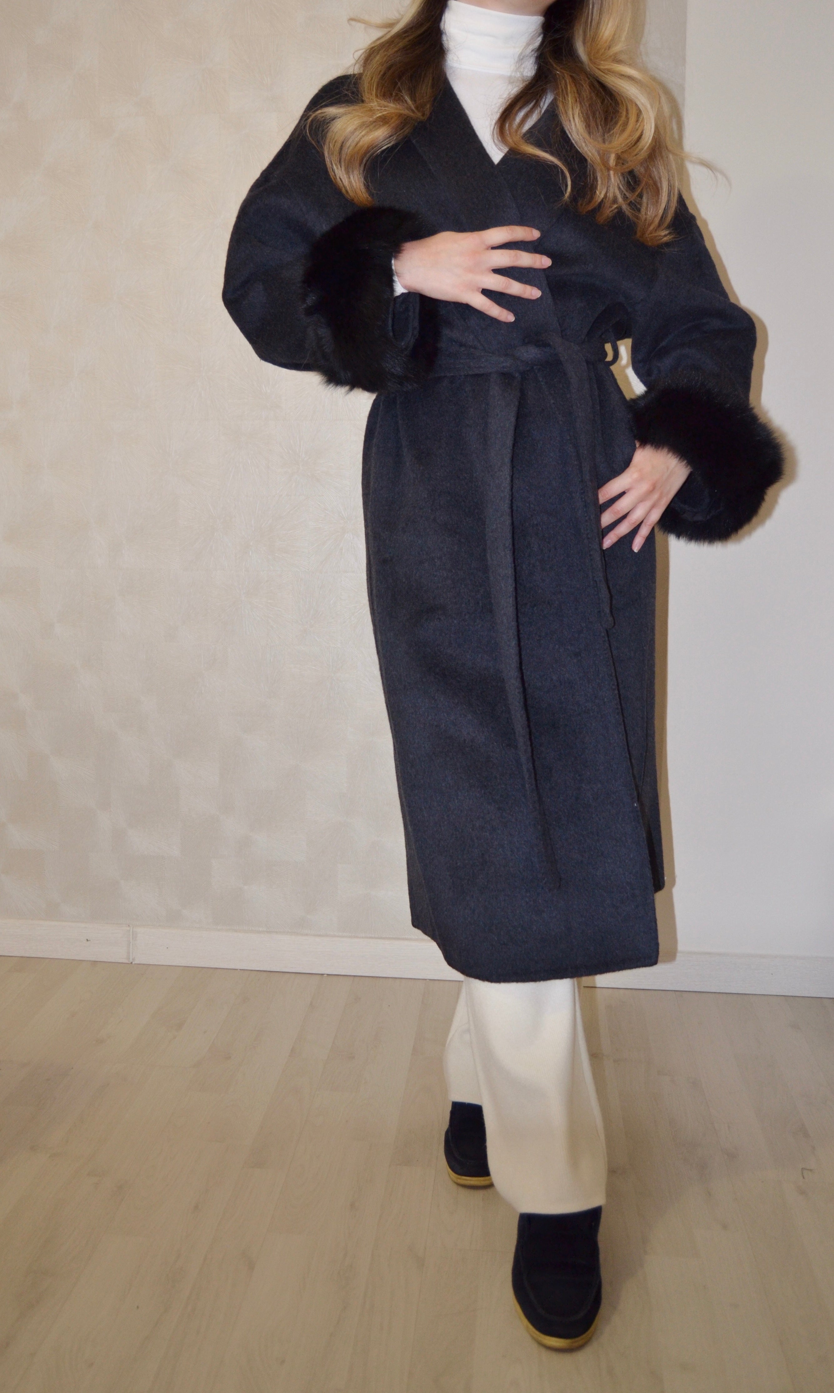 Blair – Cappotto lungo in lana superfine con maniche rimovibili in pelliccia di volpe