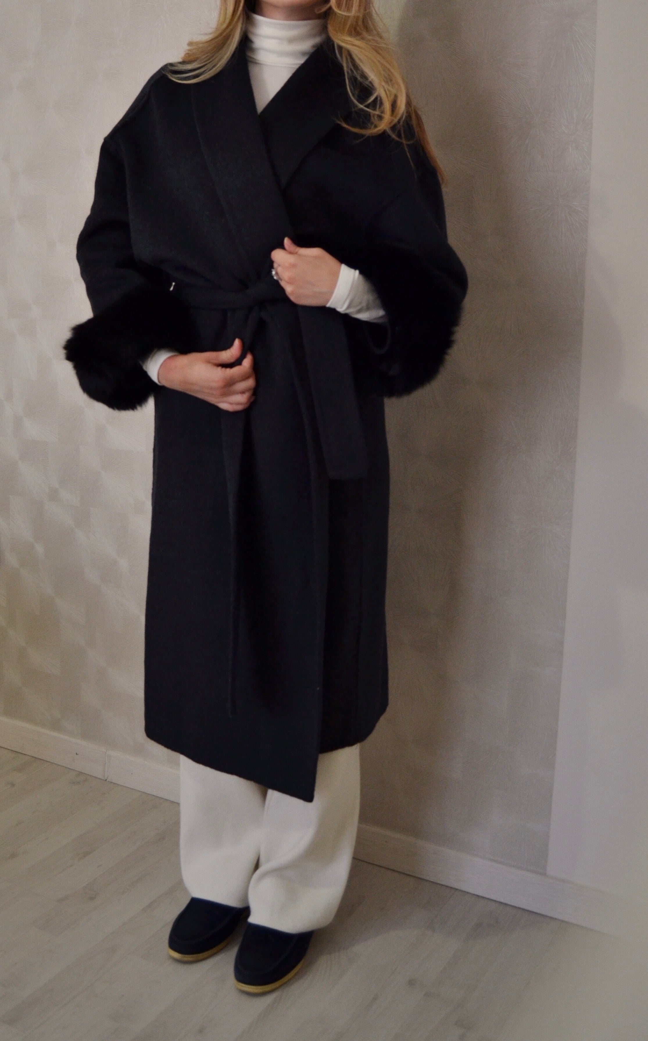 Blair – Cappotto lungo in lana superfine con maniche rimovibili in pelliccia di volpe