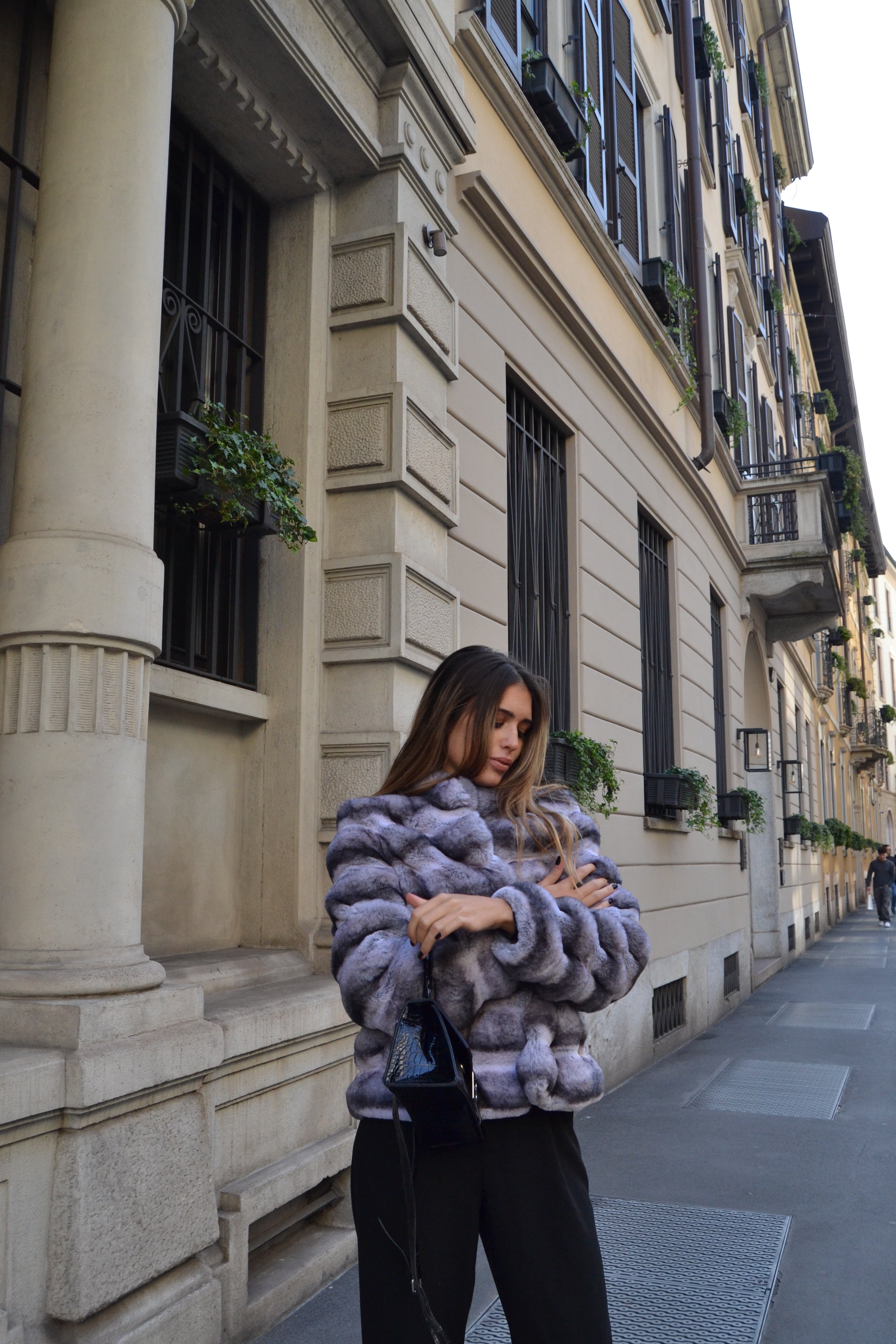 Anastasia – Cappotto corto in eco-pelliccia di cincillà