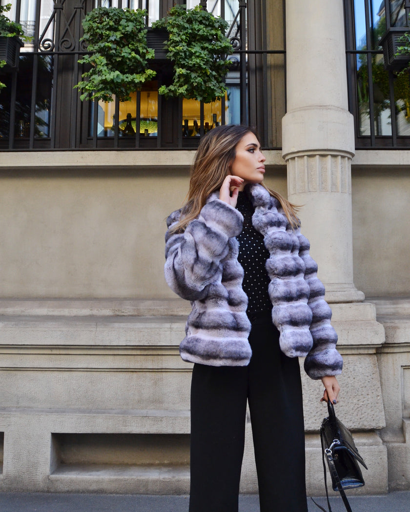 Anastasia – Cappotto corto in eco-pelliccia di cincillà