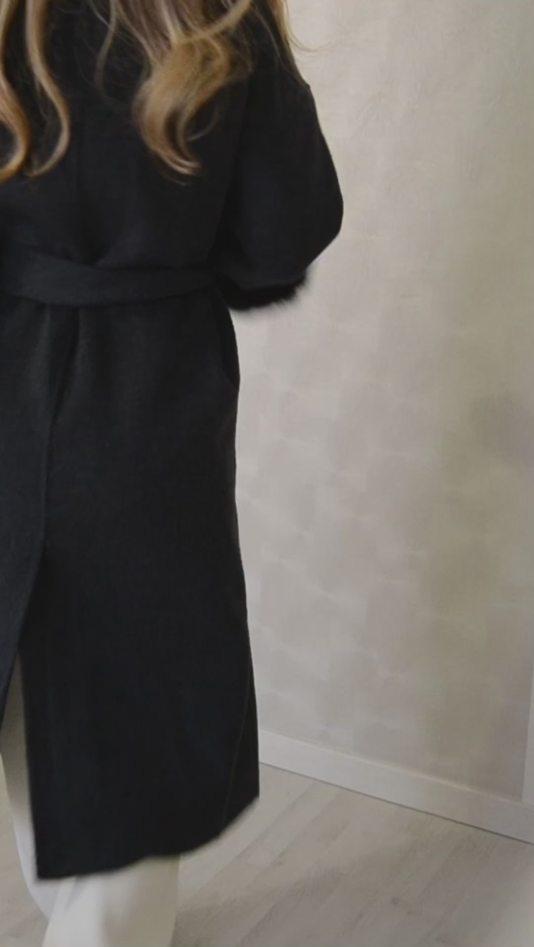 Blair – Cappotto lungo in lana superfine con maniche rimovibili in pelliccia di volpe